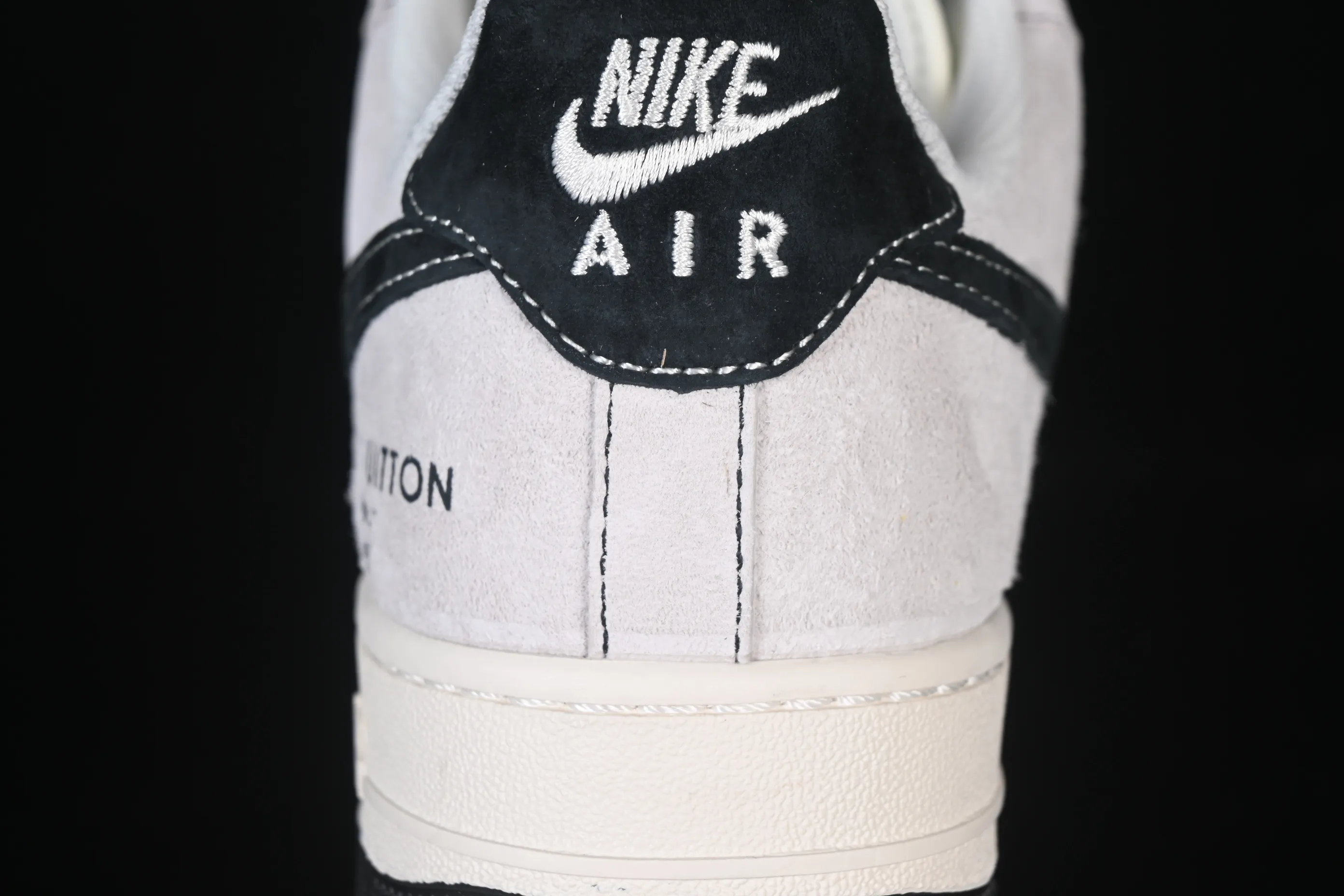 All categories Nk Air Force 1 Air Force series Nk Air Force 1 Low Air Force low top Nike Air Force 1'07 Low LV co-branded double spelled black graffiti Air Force 1 low top casual sneakers CX5050-Y06